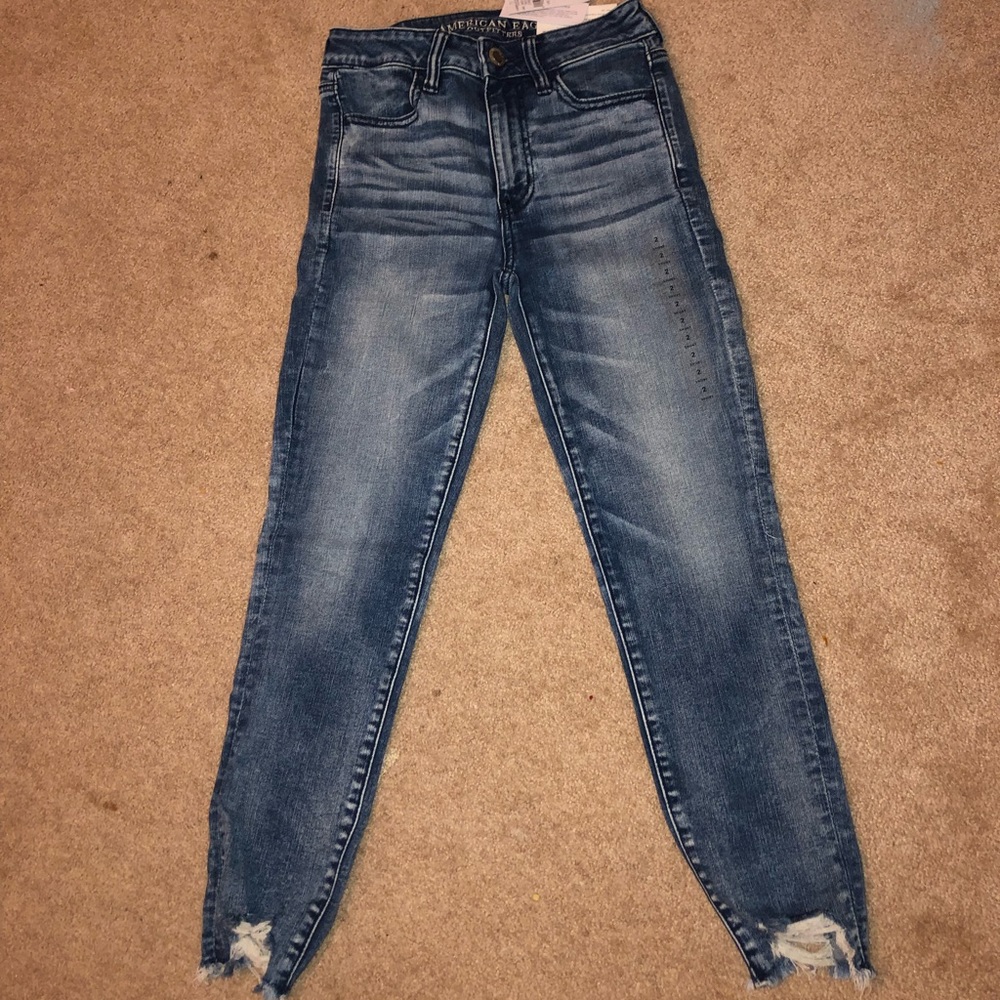 BRAND NEW! American Eagle skinny ripped jeans
